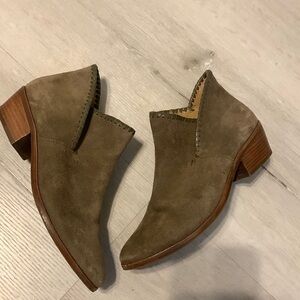 Jack‎ Rogers Suede Booties Size 7.5 brown